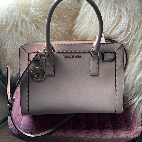 Michael Kors purse - Picture 8 of 9